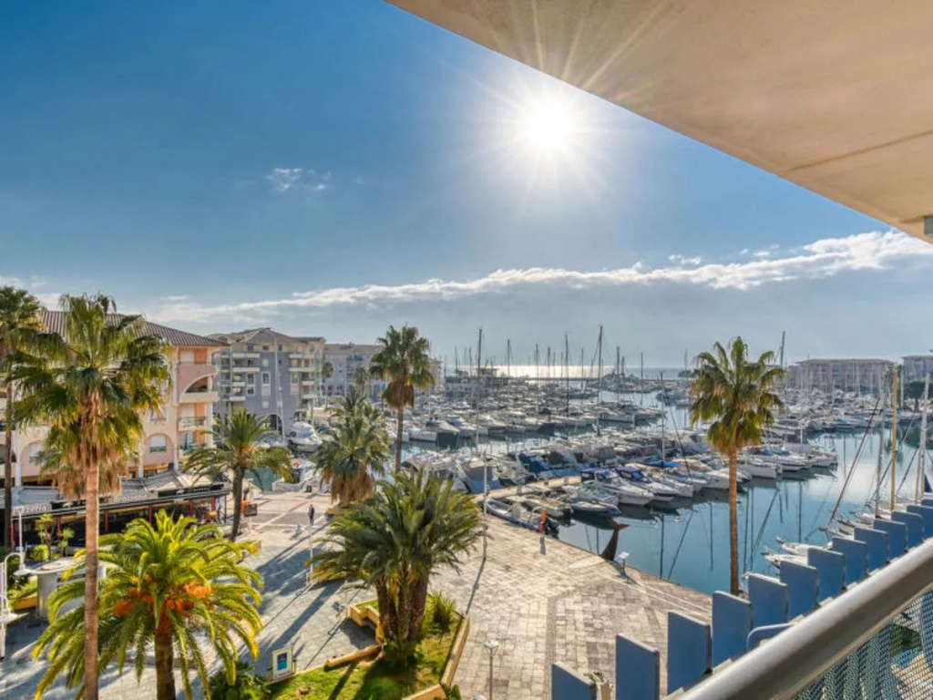 Beach & Waterfront