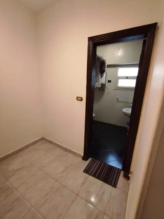 3 Bedrooms Apartment
