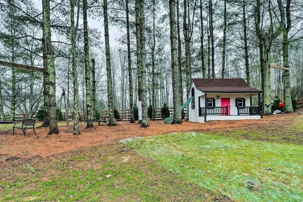 Beech Mountain Nature Escape! Modern + Cozy Cabin