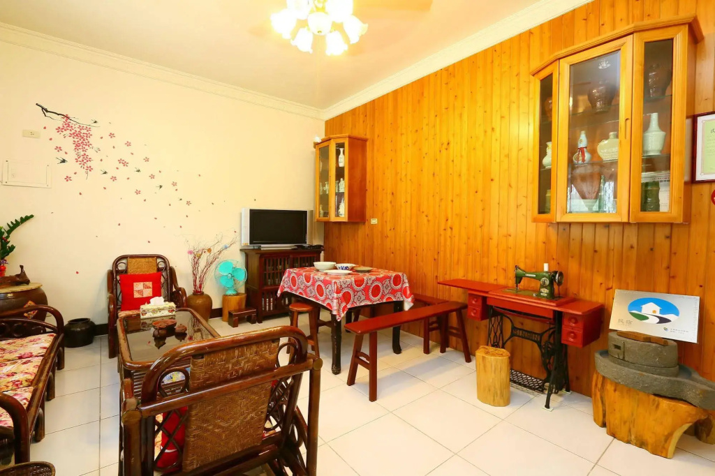 Time Traveling Hostel - фото 15