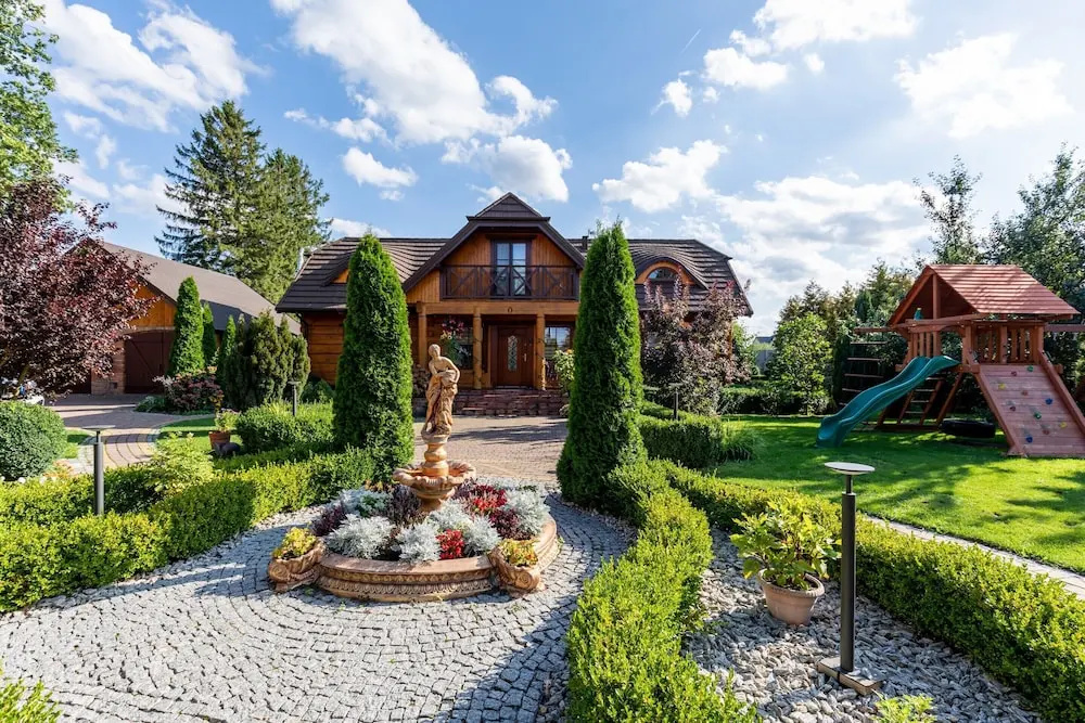 Large, Comfortable Holiday Villa With a Garden