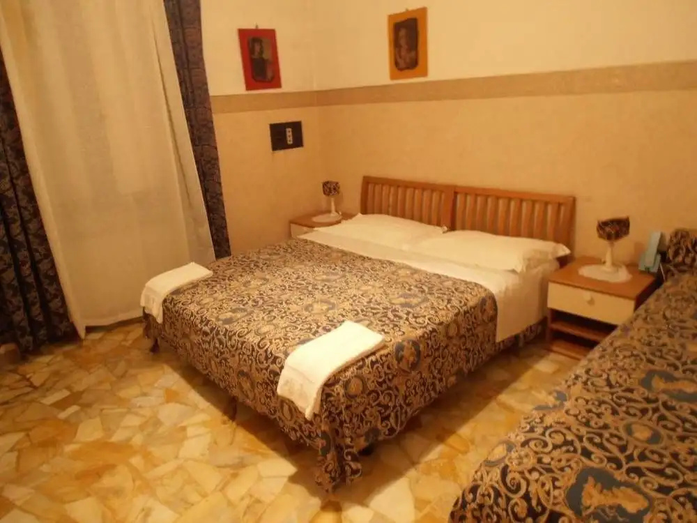 Economy room