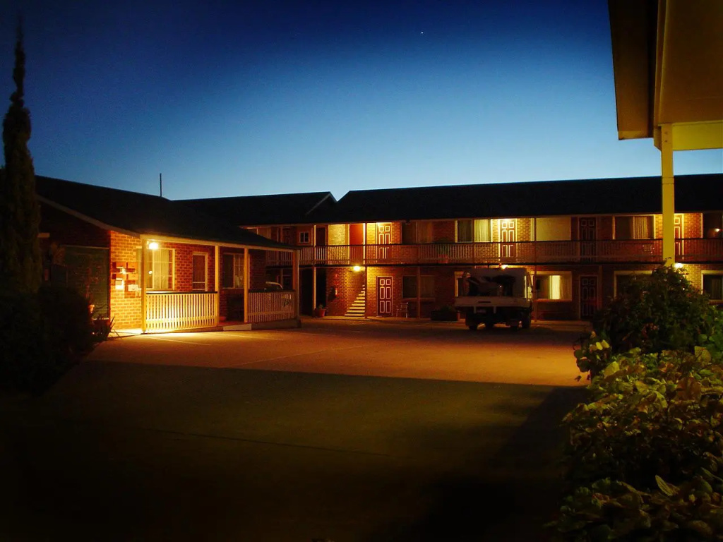 The Crossing Motel