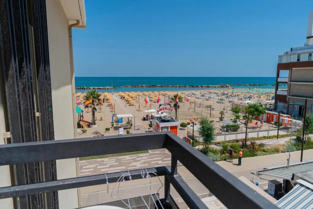 Standard Sextuple room with partial sea view