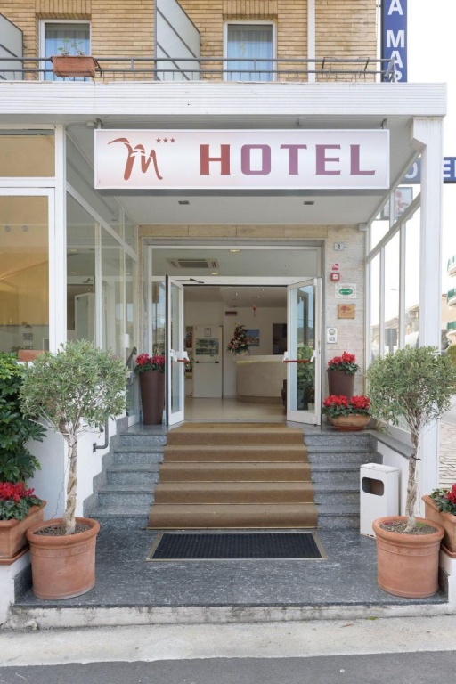 Hotel La Marina