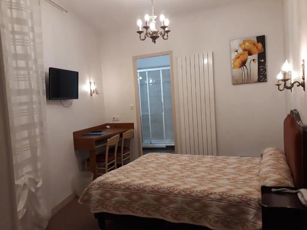 Economy Double room (full double bed)