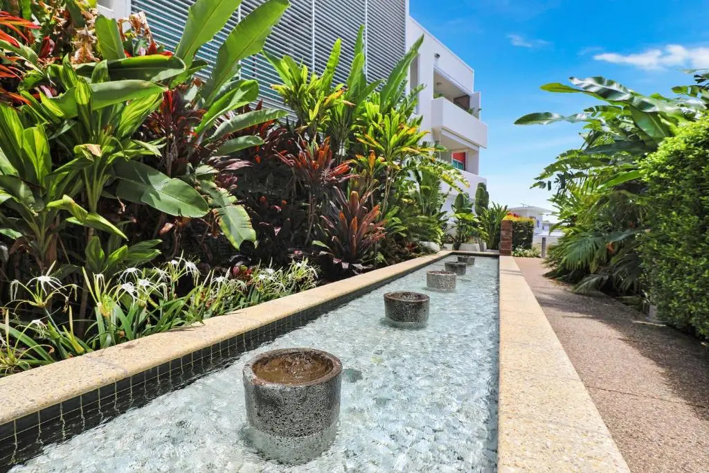 Apartment with garden view