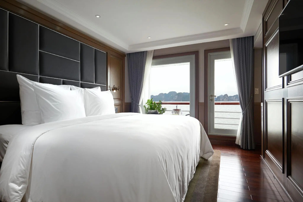 Paradise Grand Cruise - Lan Ha Bay in Ha Long