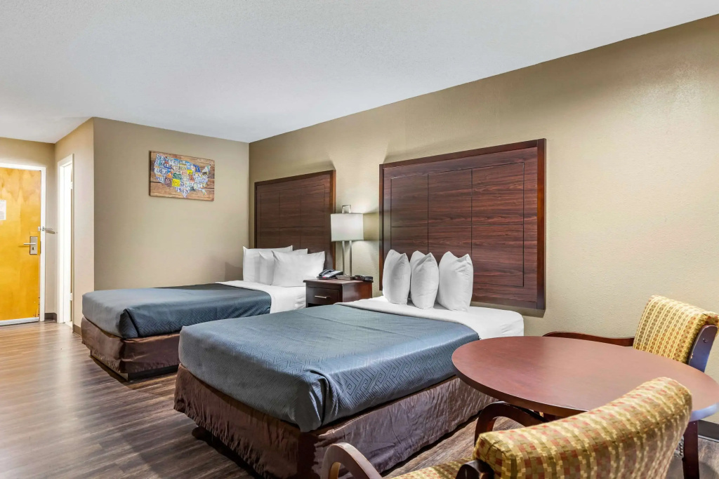 Standard Quadruple room