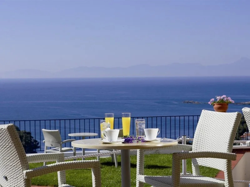 Balcony & Terrace