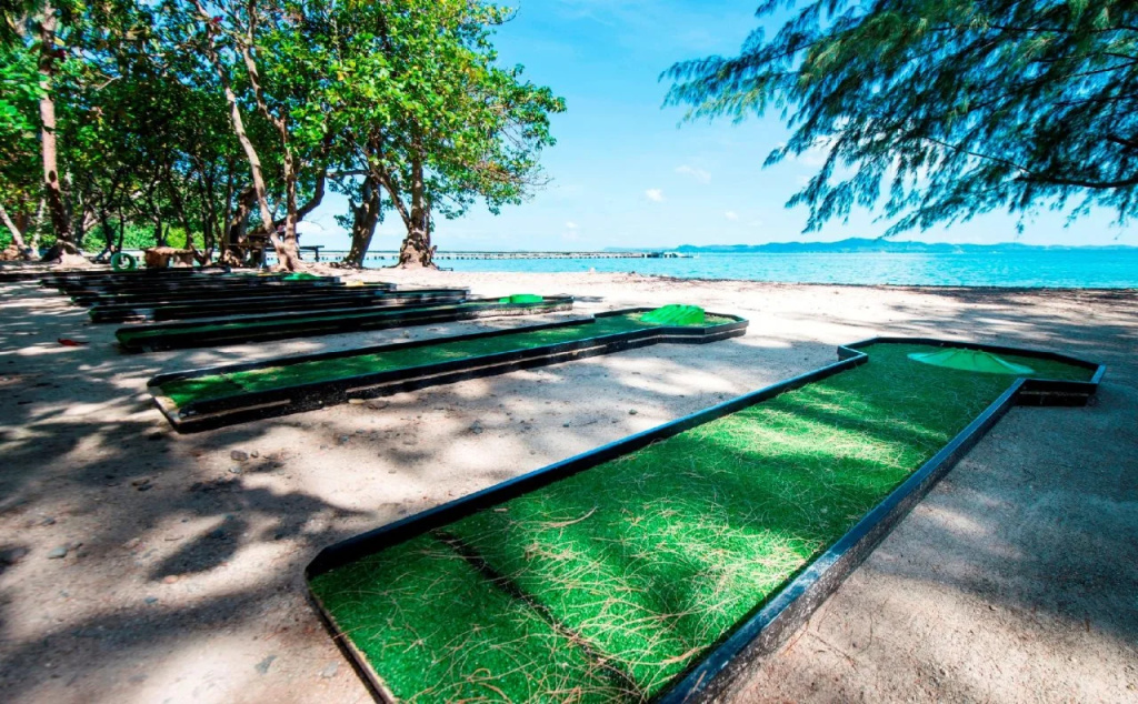 Beach & Waterfront