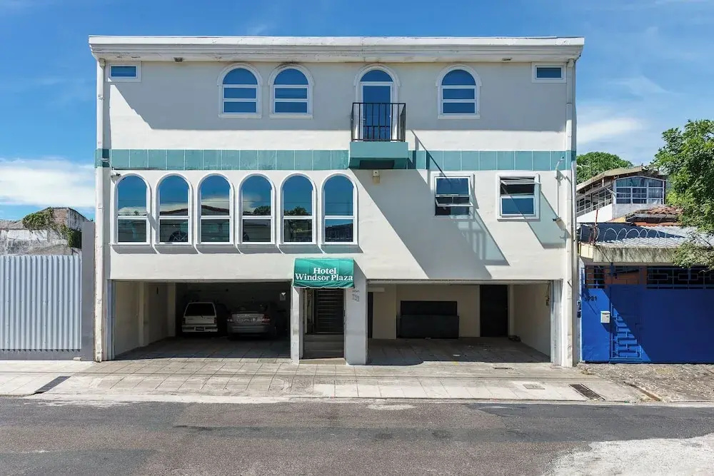 Hotel Windsor Plaza