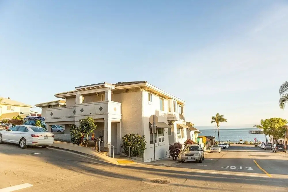 90 San Luis Street Unit C 2 Bedroom Duplex by Redawning