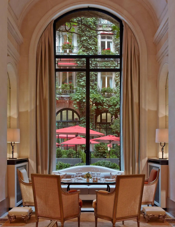 Отель Plaza Athenee — фото