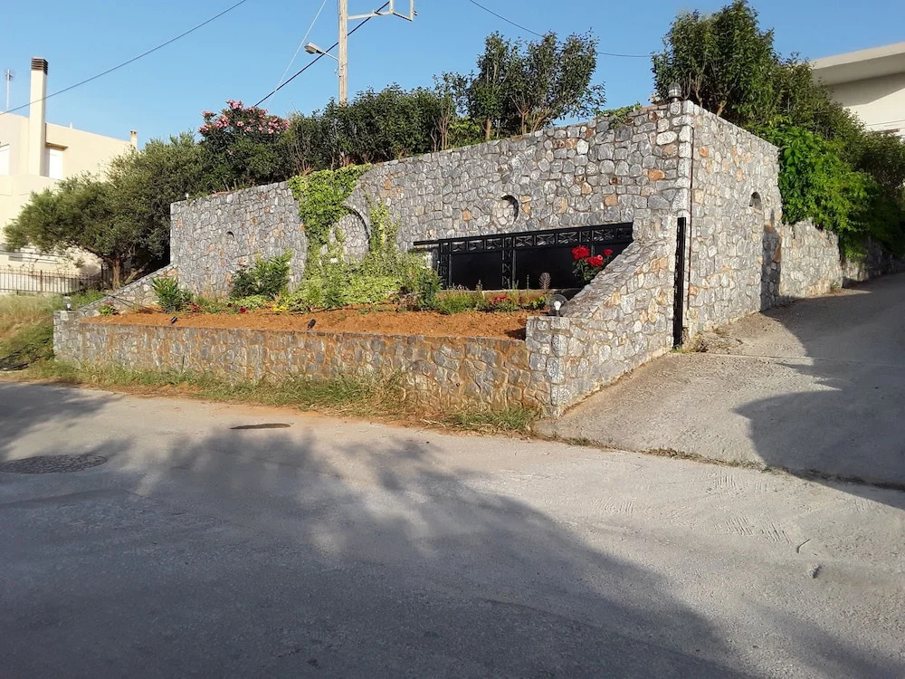 Marianos Apartments