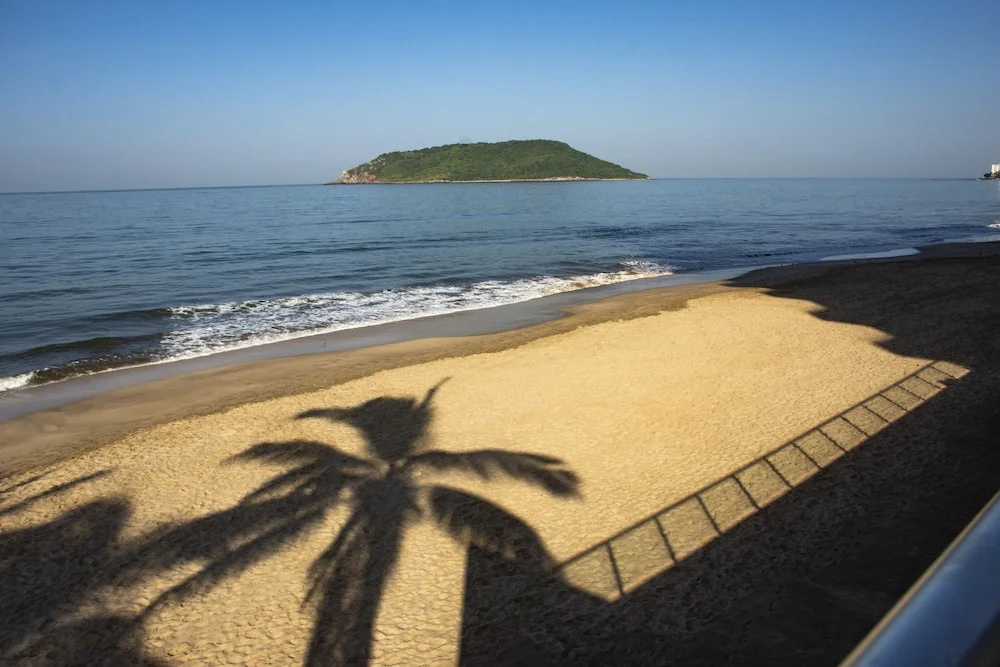 Beach & Waterfront