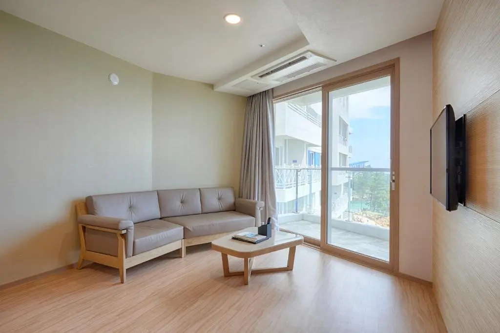 2 Bedrooms Suite