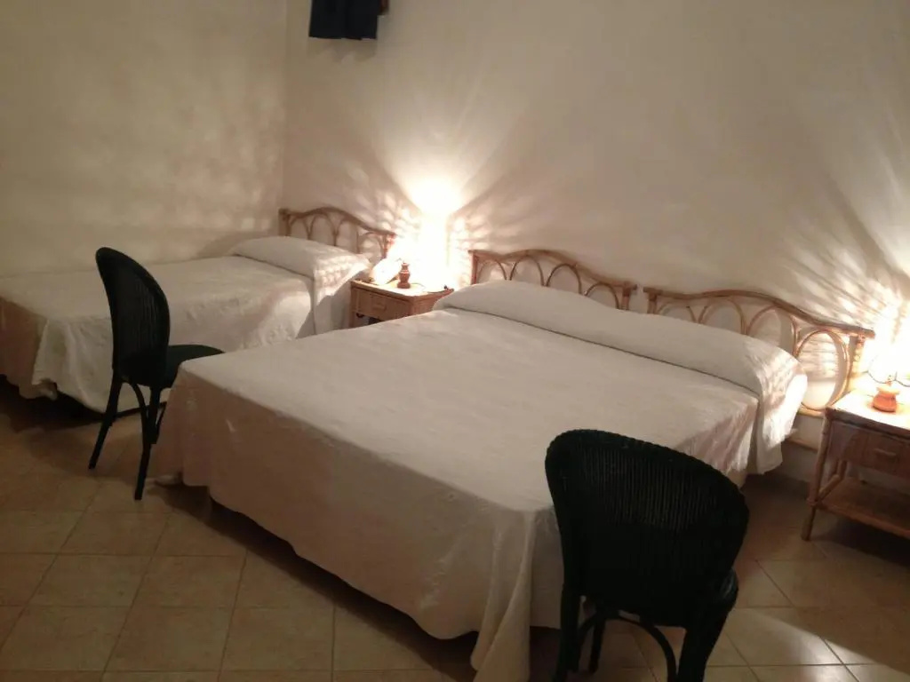 Standard Triple room