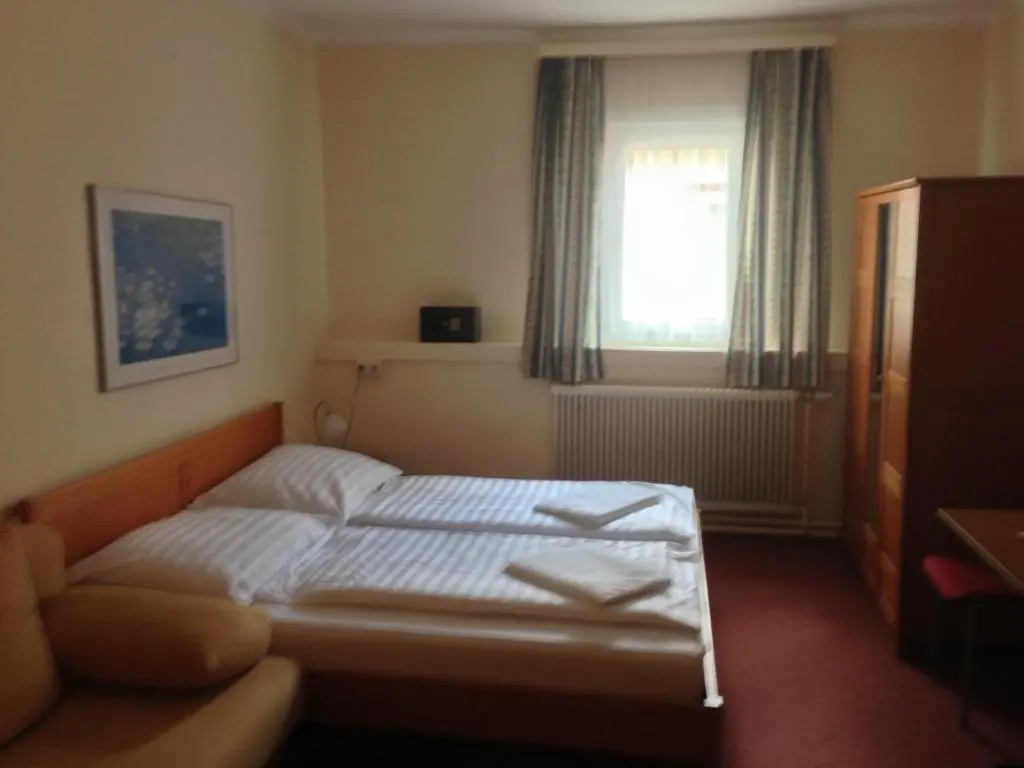 Standard Double room (full double bed)