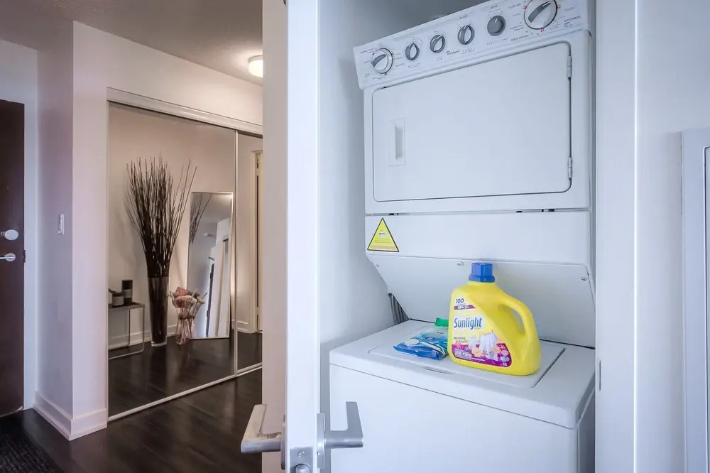 Waterfront Luxury Suites - фото 18