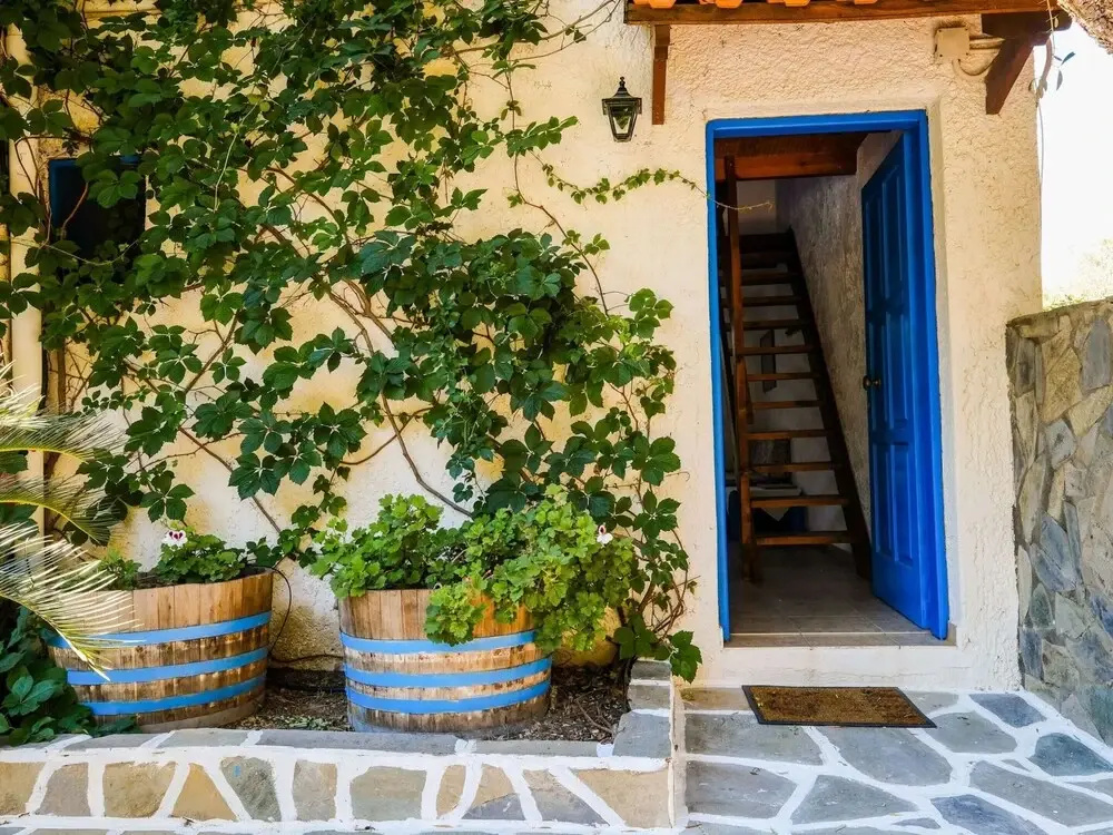Pretty Holiday Home with Lotus Garden & Terrace near Sea Beach