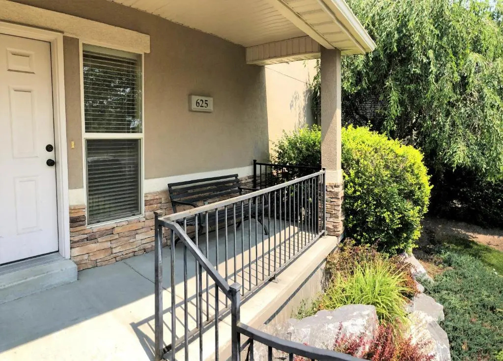 Modern Townhome Near the Center of the City