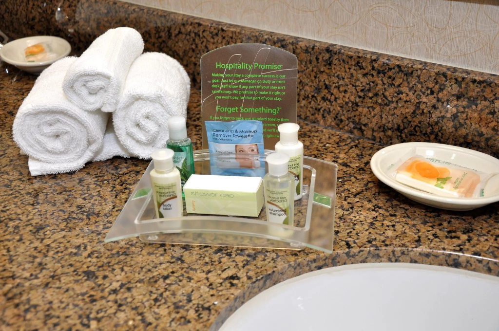 Holiday Inn & Suites Oakland Airport by IHG - Chambres