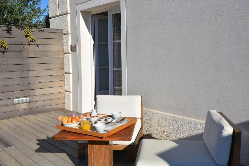 Balcony & Terrace