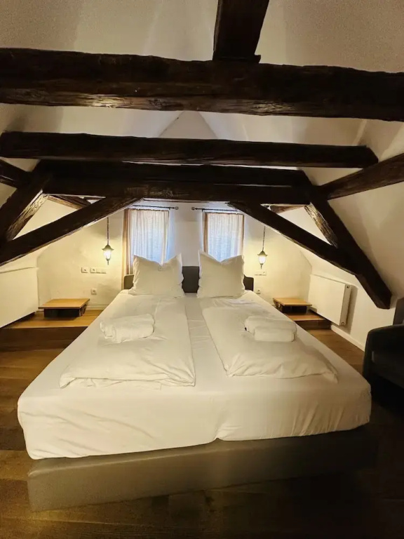 Deluxe Double Suite with river view (full double bed)
