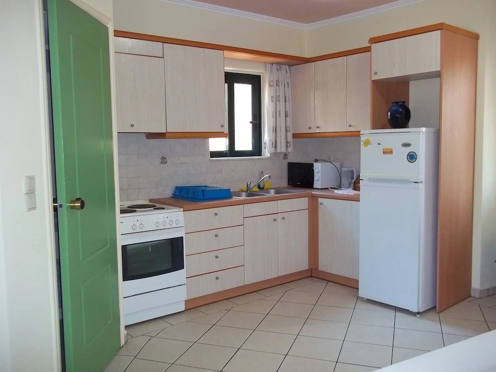 3 Bedrooms Apartment