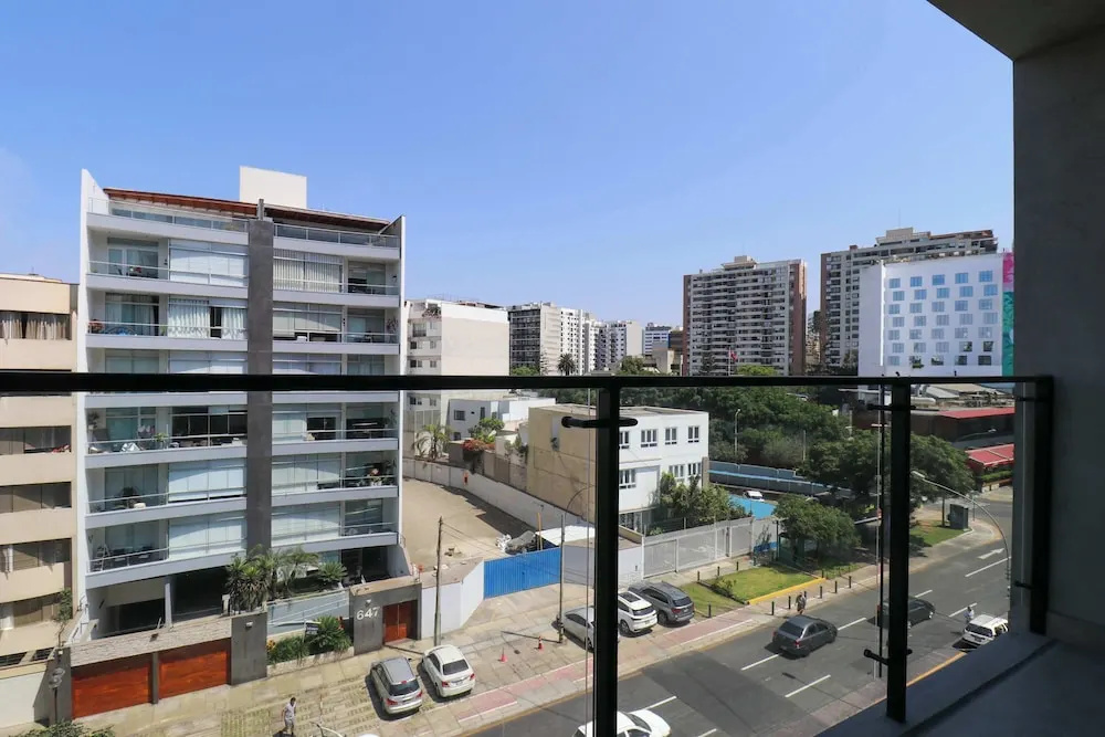w Engaging 2BR w Cozy Balcony in Miraflores