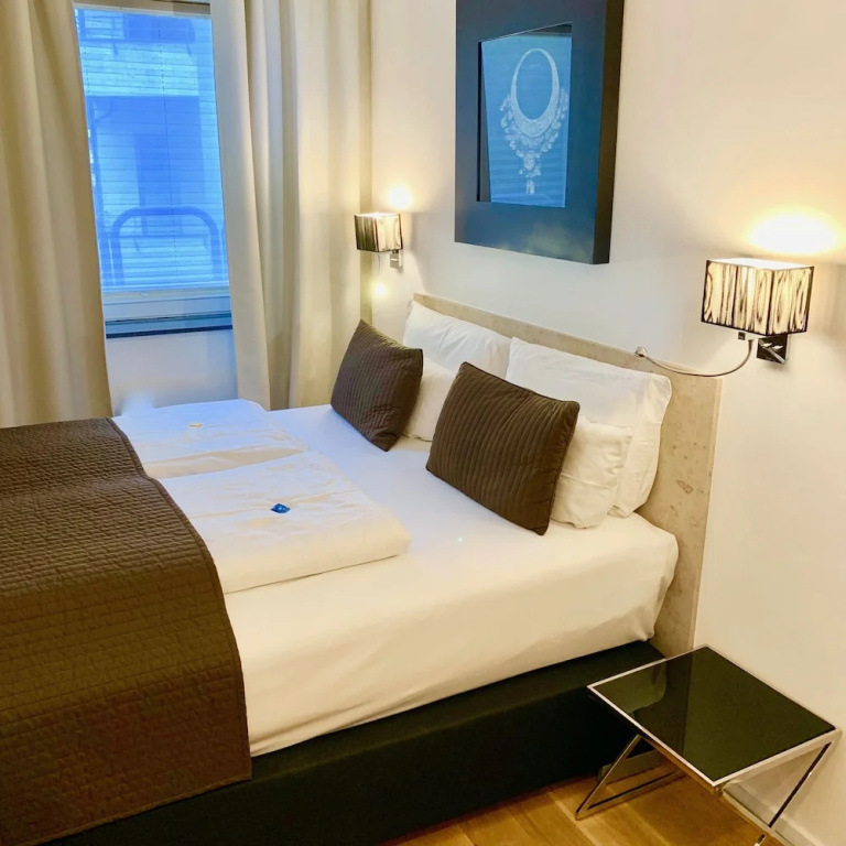 Economy room