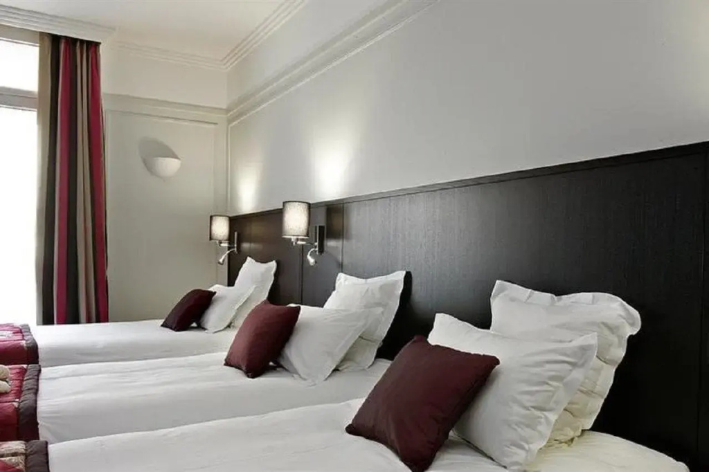 Hotel California Champs Elysees 8
