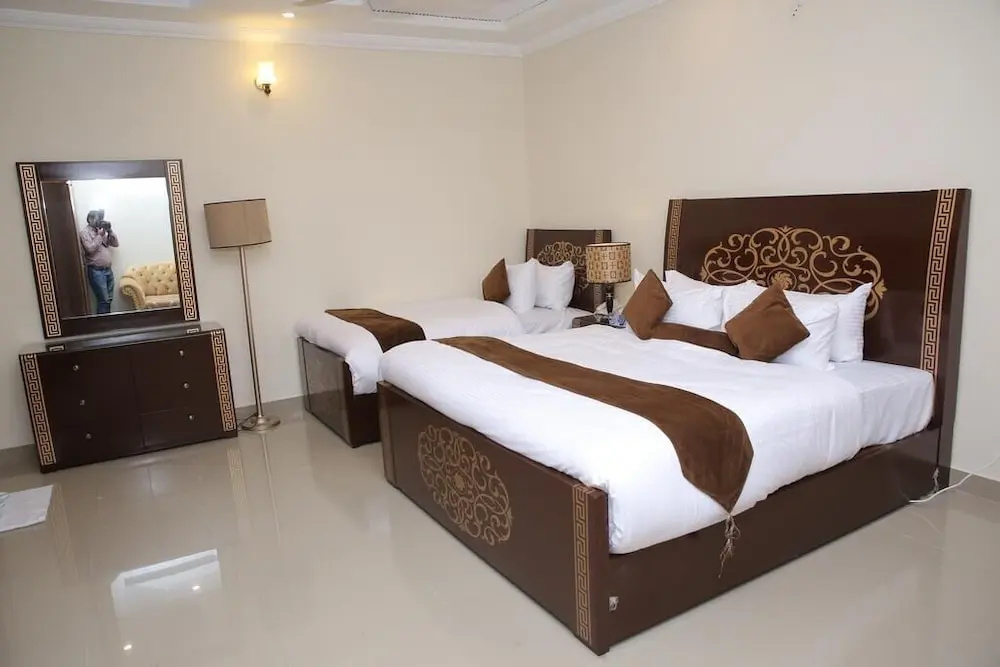 Hotel Premier Inn Grand - Général