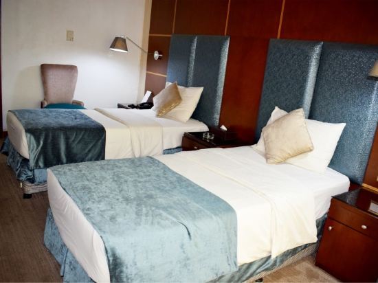 Kings Park Hotel