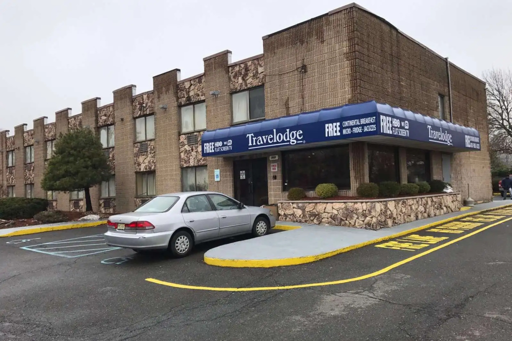 Travelodge by Wyndham Avenel Woodbridge — фото