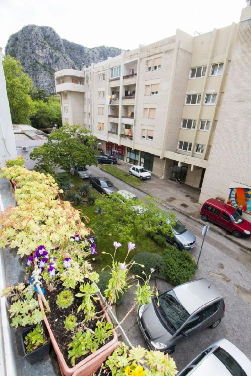 Apartment Jerko - 200 m from beach: A1 Omis, Riviera Omis