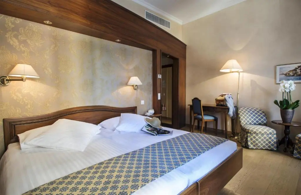 International au Lac Historic Lakeside Hotel - Chambres