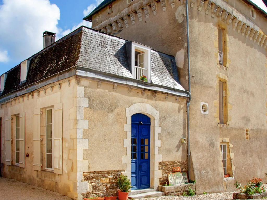 Holliday Home in a Beautiful Chateau With Pool and Restaurant
