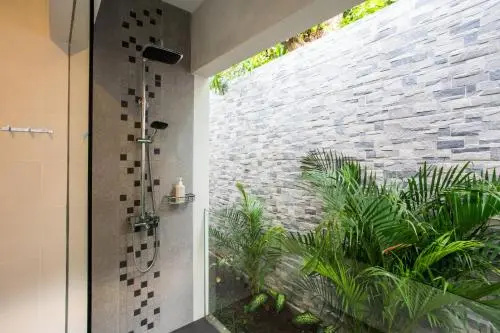 Deluxe Kamboja Villa