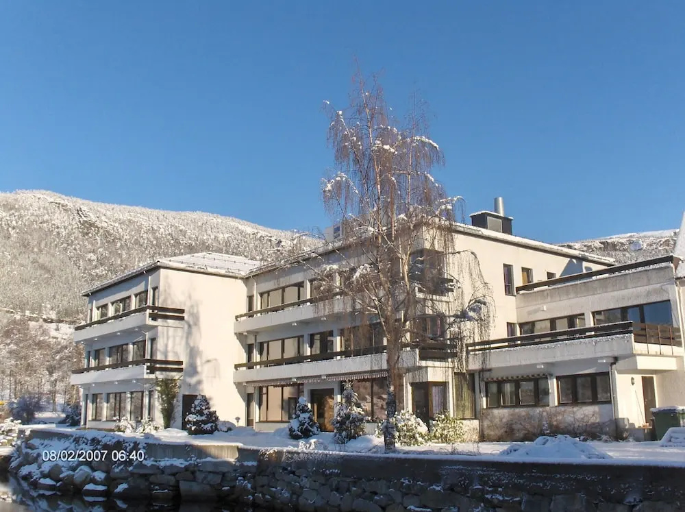 Innvik Fjordhotel - Misjonheimen