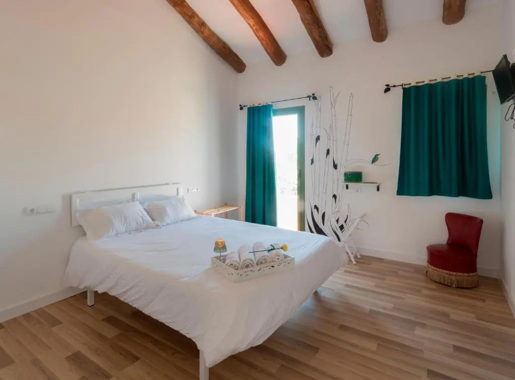 Standard Double room with harbour view (full double bed)