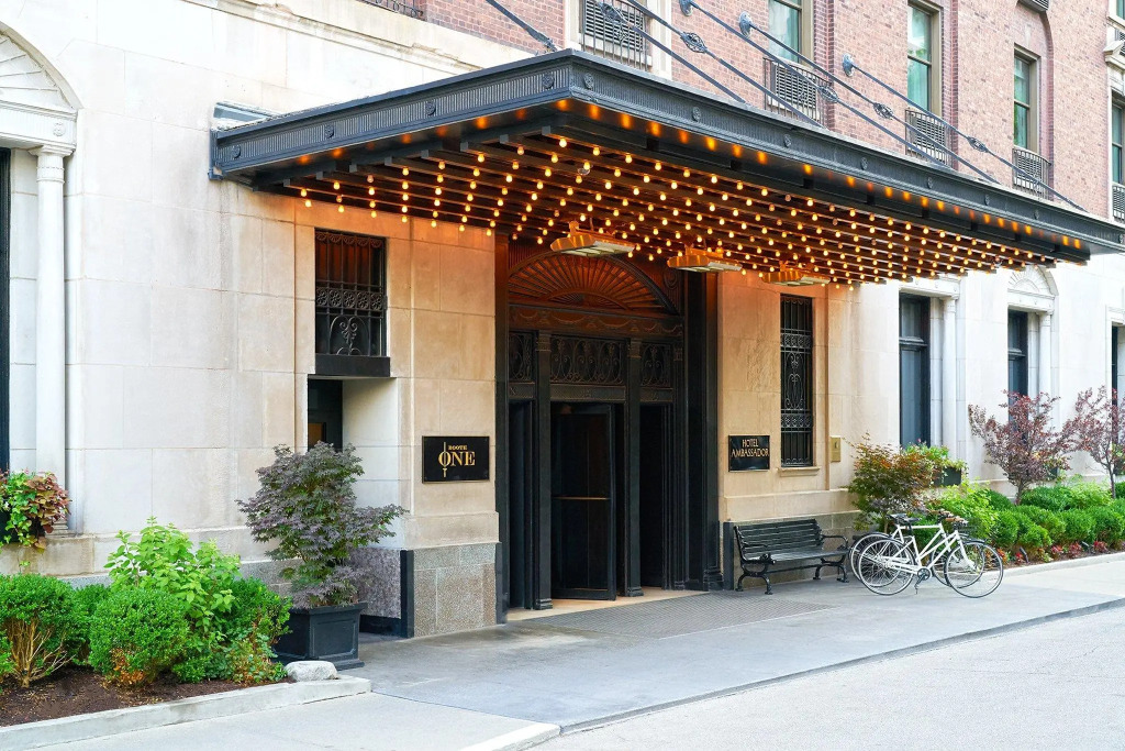 The Chicago Hotel Collection Ambassador Gold Coast