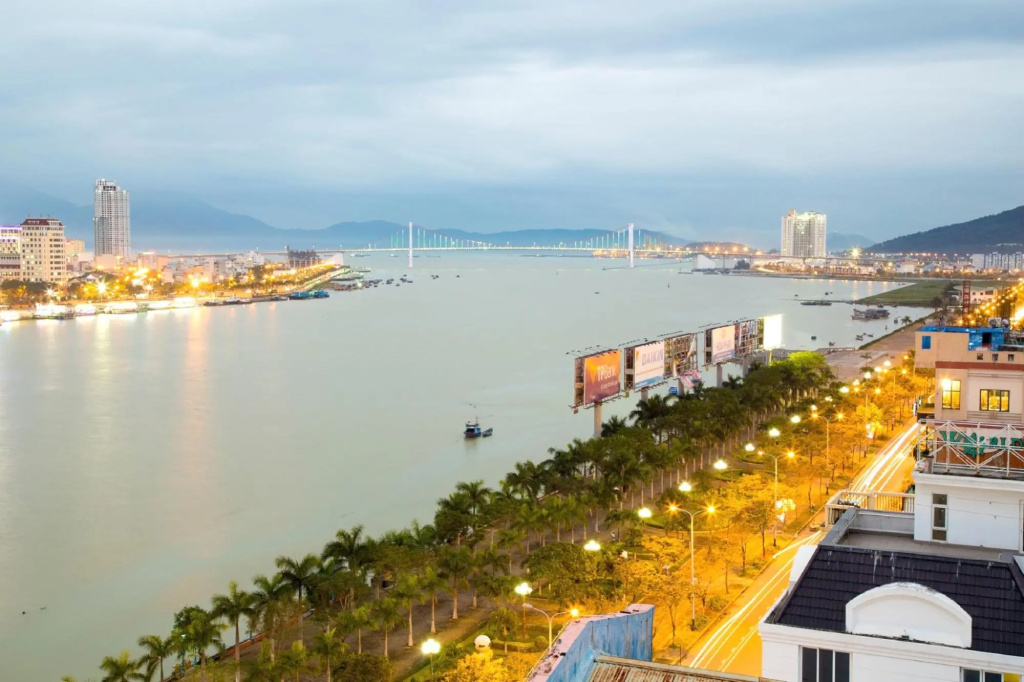Beach & Waterfront