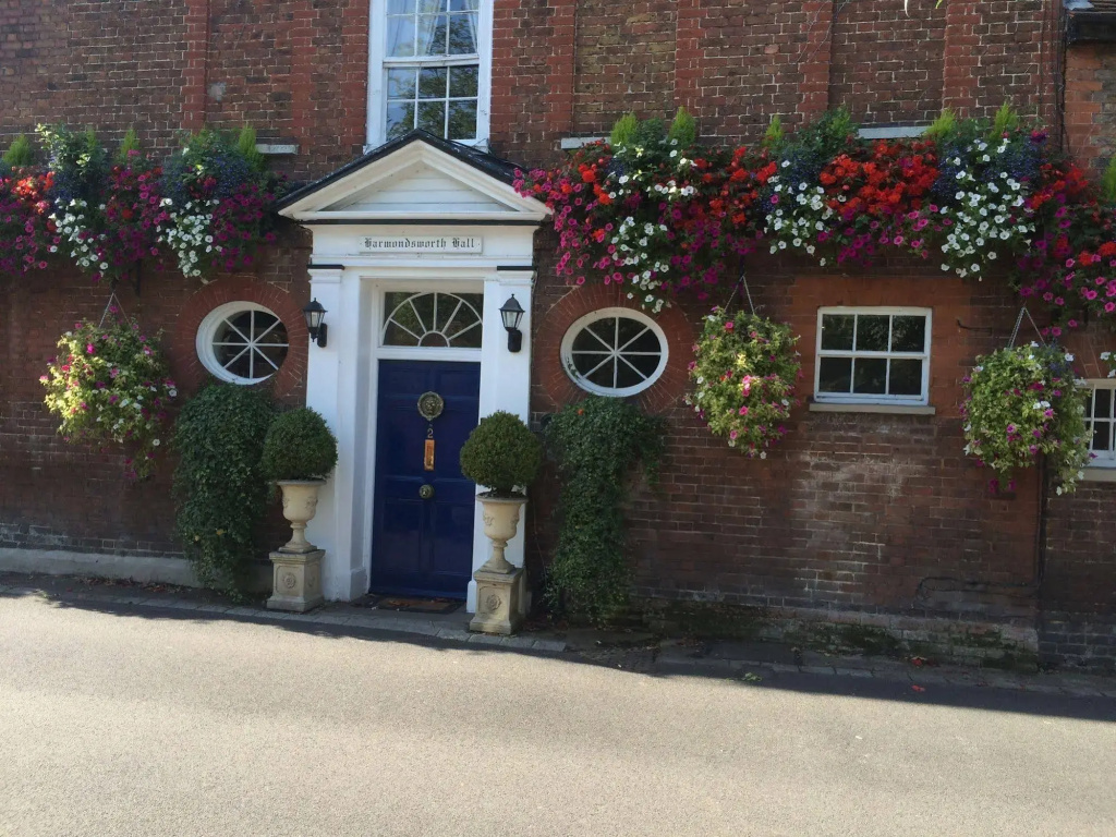 Harmondsworth Hall Guest House Heathrow — фото