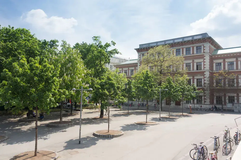 Design-Apartment Karlsplatz with Balcony