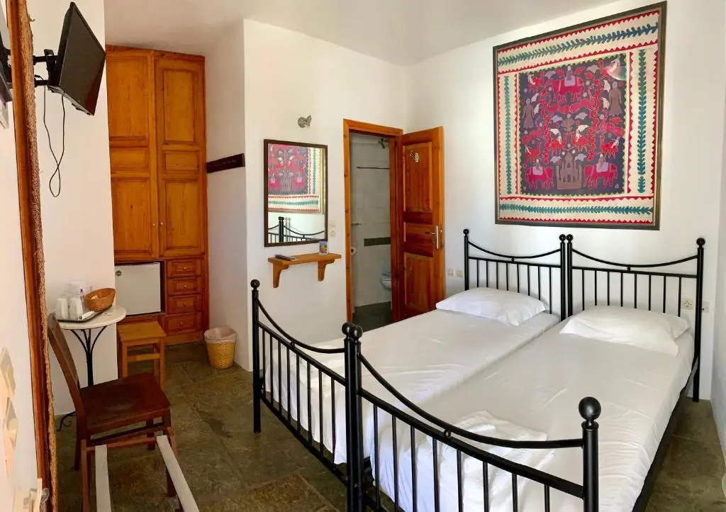 Economy room