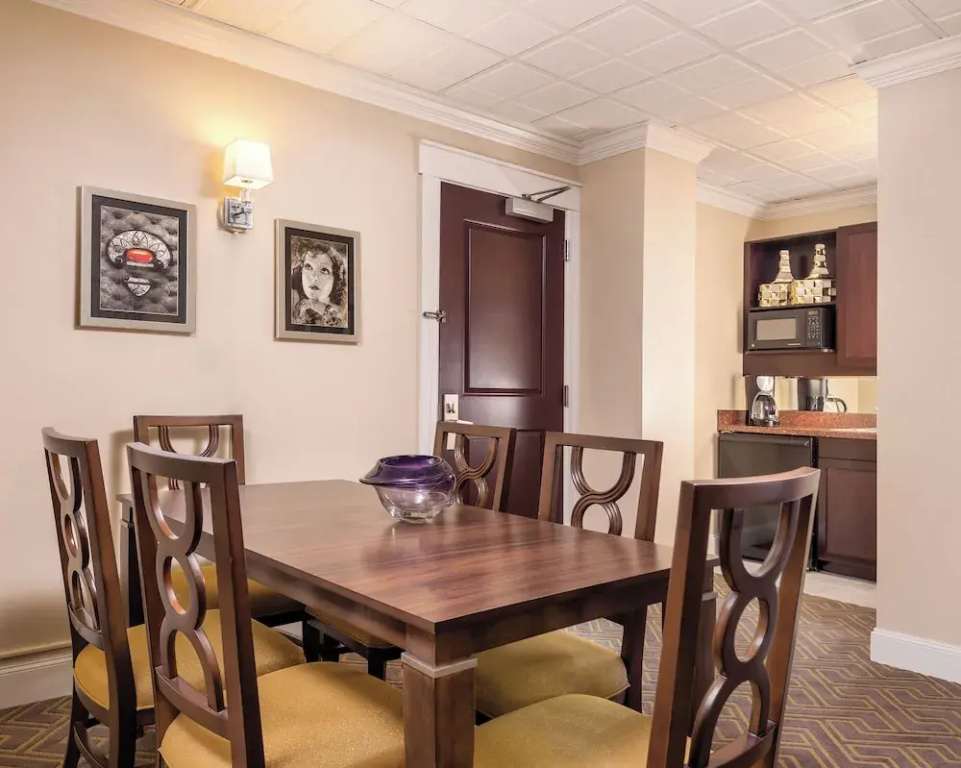 Standard Suite