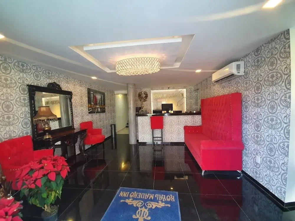 Lobby & Reception