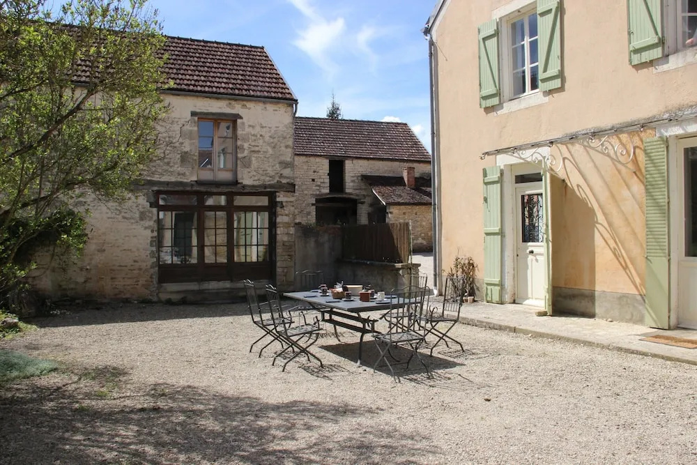 Voir la photo 1 — Elegant Family Home in Bouix